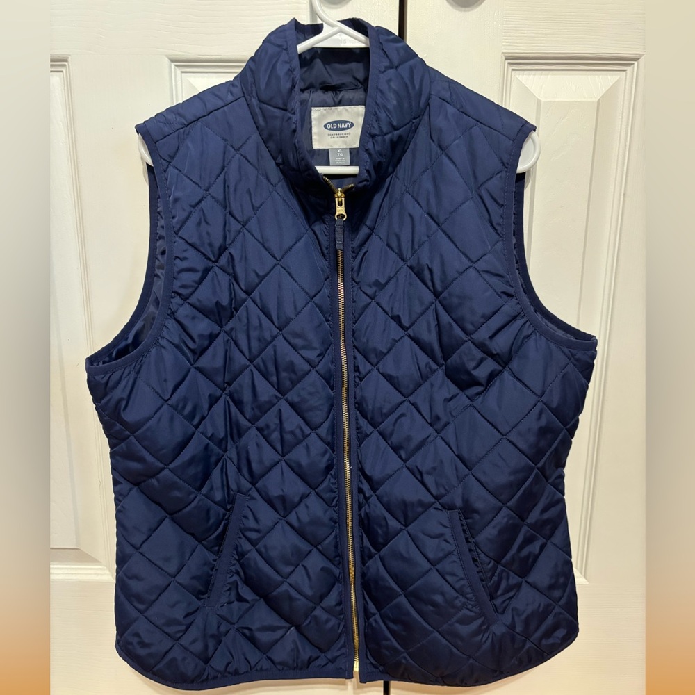 Navy Puffer Vest—Old Navy